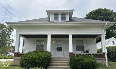 106 N 1st St, Centerville, IN 47330