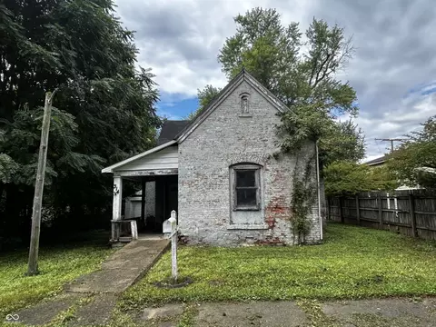314 S 10th St, Elwood, IN 46036