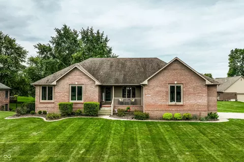 4831 Roxbury Dr, Pittsboro, IN 46167