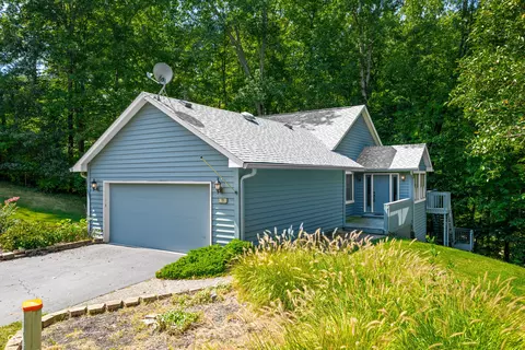 75 Pine Water Ct, Nashville, IN 47448