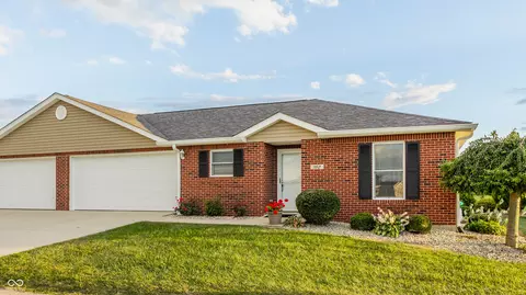 162 Sunset Dr, Winchester, IN 47394