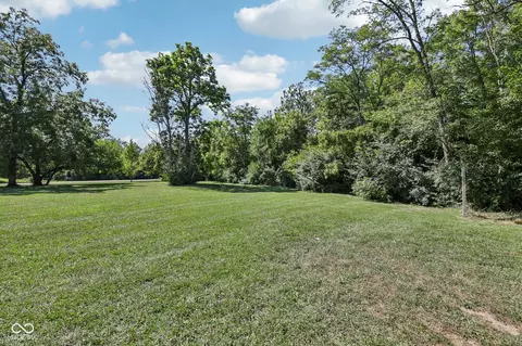 2080 Lick Creek Dr, Indianapolis, IN 46203