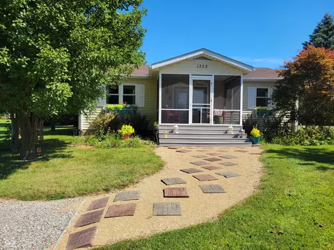 1323 NE Santee Dr, Greensburg, IN 47240