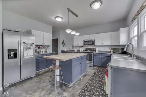 Kitchen - 2265 Hampton Dr, Franklin, IN 46131 photo 1 of 2