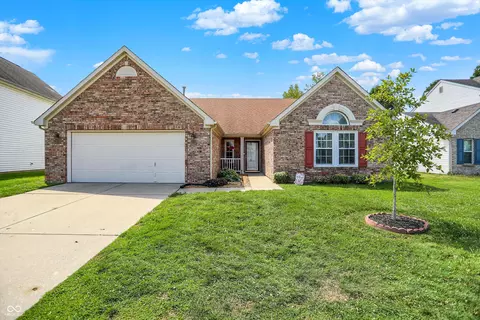 5849 Columbia Cir, Greenwood, IN 46142