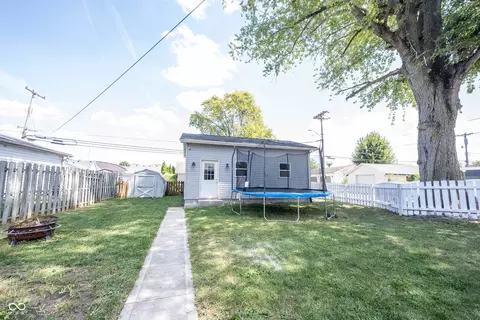 Exterior - 241 Pearl St, Pendleton, IN 46064 photo 7 of 16