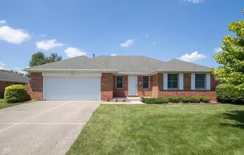 370 Vinewood Dr S, Brownsburg, IN 46112