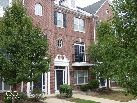 11915 Kelso Dr #2, Zionsville, IN 46077