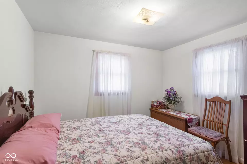 Bedroom - 6275 E Mt Eden Rd, Scottsburg, IN 47170 photo 3 of 4