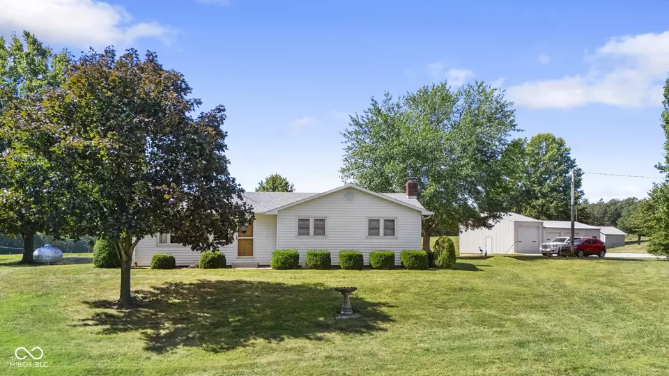 Exterior - 6275 E Mt Eden Rd, Scottsburg, IN 47170 photo 2 of 14