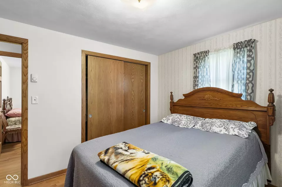 Bedroom - 6275 E Mt Eden Rd, Scottsburg, IN 47170 photo 2 of 4