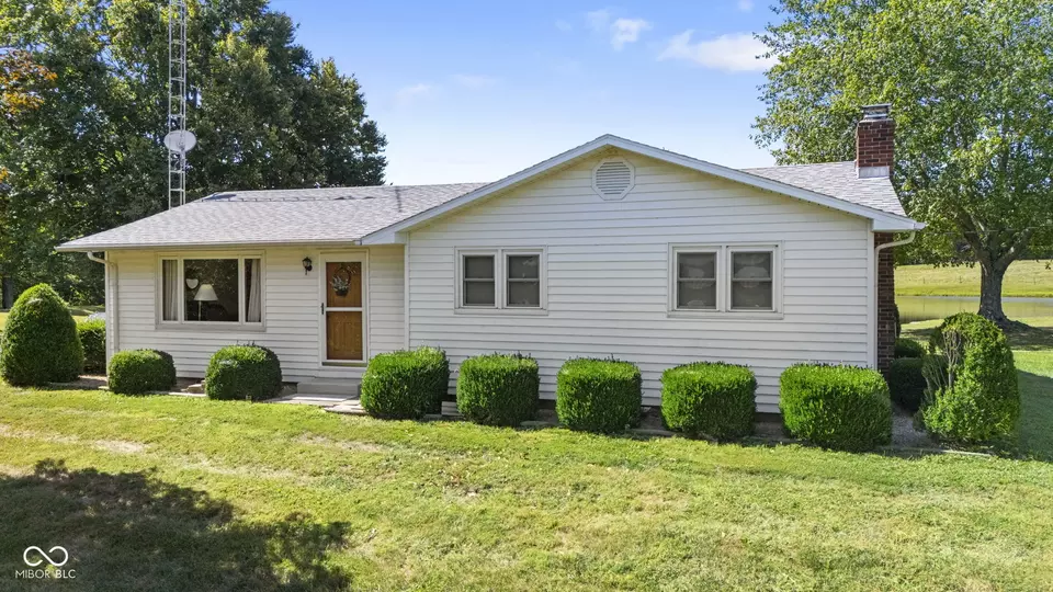 Exterior - 6275 E Mt Eden Rd, Scottsburg, IN 47170 photo 3 of 14