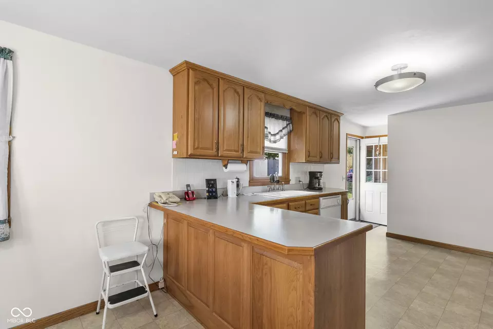 Kitchen - 6275 E Mt Eden Rd, Scottsburg, IN 47170 photo 3 of 3
