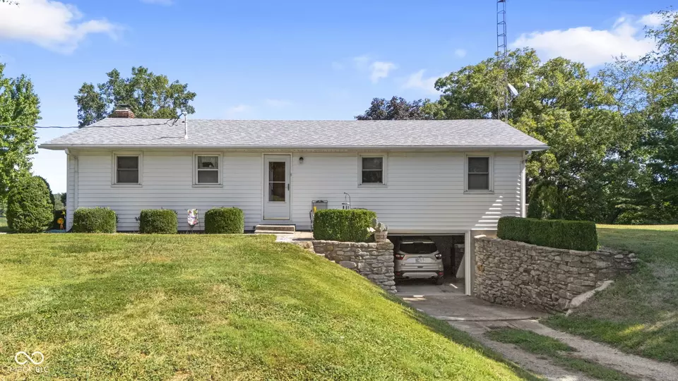 Exterior - 6275 E Mt Eden Rd, Scottsburg, IN 47170 photo 5 of 14
