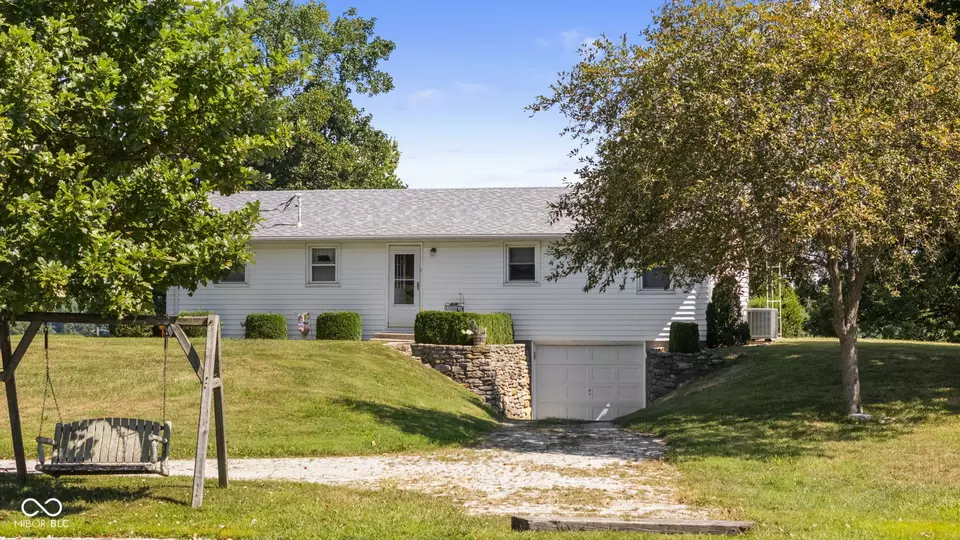 Exterior - 6275 E Mt Eden Rd, Scottsburg, IN 47170 photo 12 of 14