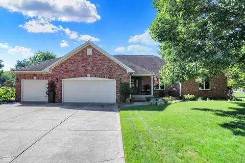 4571 Makena Ridge Ln, Greenwood, IN 46142