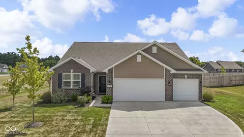 7855 Rolling Green Dr, Plainfield, IN 46168