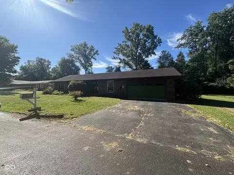 1083 W Stan Mar Estates Dr, Brazil, IN 47834