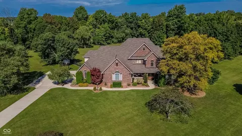 11809 Maze Creek Dr, Indianapolis, IN 46259