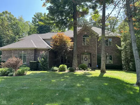 7391 W Fox View Trl, New Palestine, IN 46163
