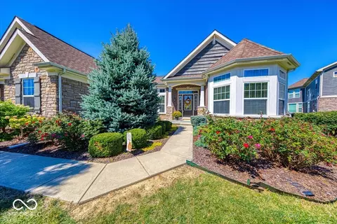 3131 Cherokee Cir, Bargersville, IN 46106