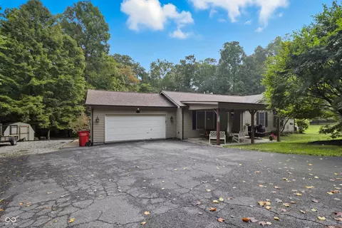 1395 Inverness Farms Rd, Martinsville, IN 46151