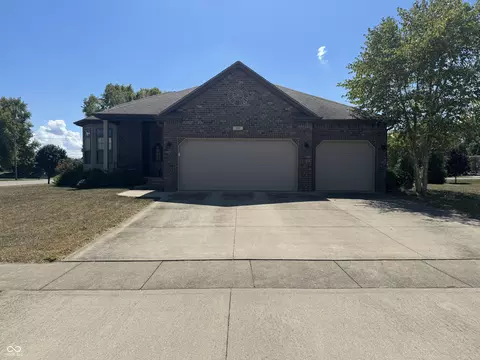 2817 Sunflower Ct, Columbus, IN 47201