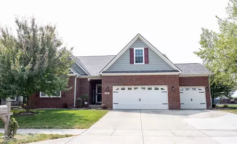 9862 N Port Dr, Mccordsville, IN 46055