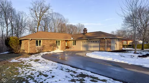 820 Elmwood Cir, Noblesville, IN 46062