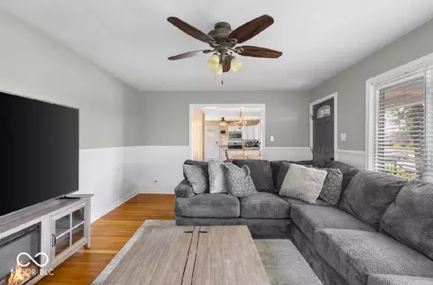 Living - 708 E 400 S, Columbus, IN 47201 photo 2 of 2