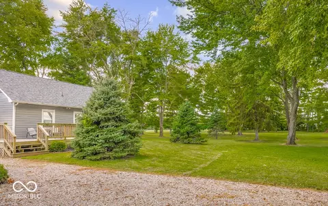 Exterior - 708 E 400 S, Columbus, IN 47201 photo 9 of 15