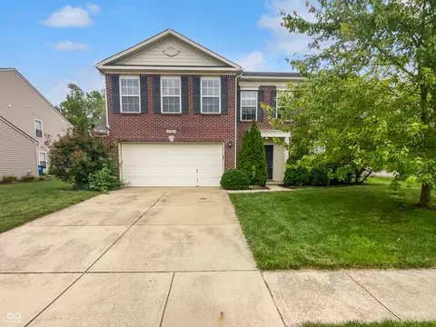 13947 Meadow Lake Dr, Fishers, IN 46038