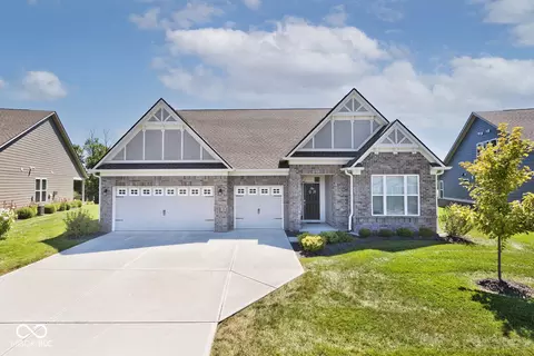 3863 Albert Ln, Bargersville, IN 46106