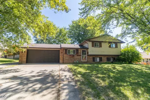 1302 Park Circle Dr, Anderson, IN 46012