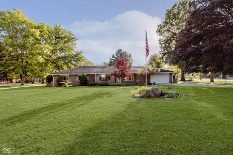 2504 NW Raintree Dr, New Castle, IN 47362