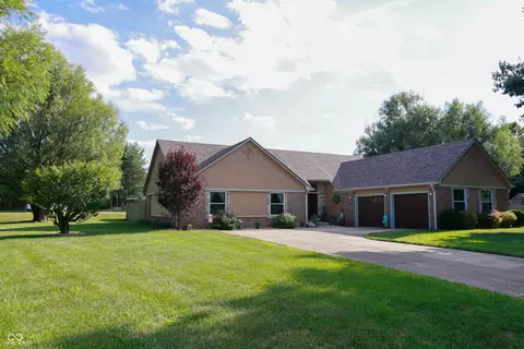 4157 Songbird Ct, Greenwood, IN 46142