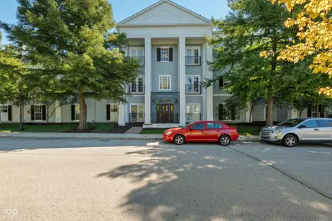 12843 Tradd St #2B, Carmel, IN 46032