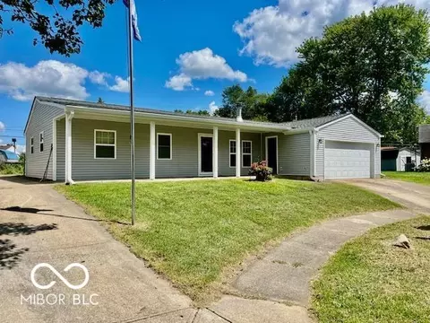 1009 S Cross Ct, Edinburgh, IN 46124