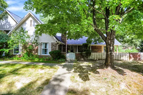 9110 Waymen Dr, Indianapolis, IN 46268