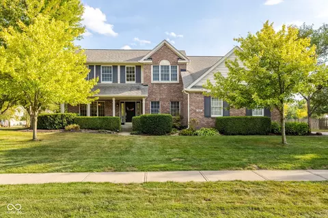 9557 Greenthread Dr, Zionsville, IN 46077