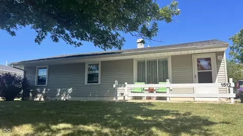 1512 W Royale Dr, Muncie, IN 47304