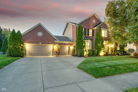 8746 Providence Dr, Fishers, IN 46038