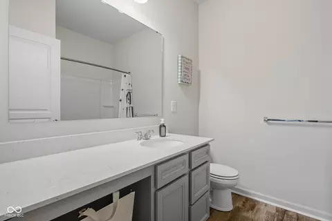 Bath - 4339 Spirea Dr, Plainfield, IN 46168 photo 2 of 3