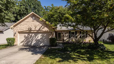 6610 Wilderness Trl, Fishers, IN 46038