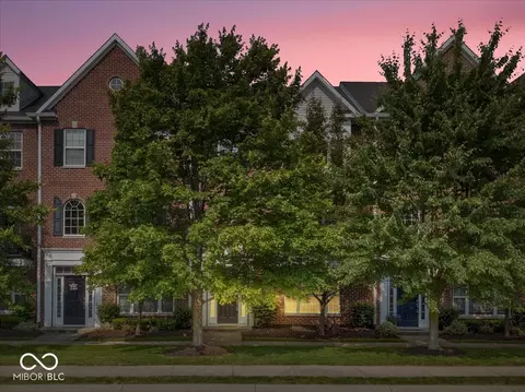 11509 Reagan Dr, Fishers, IN 46038