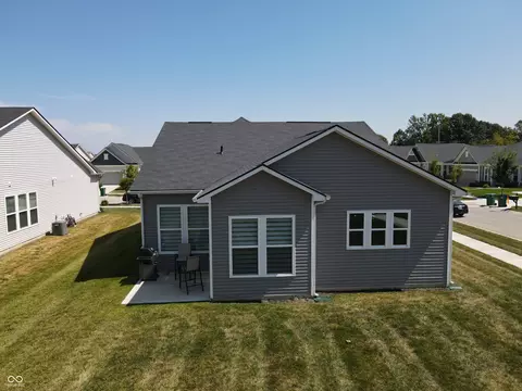Exterior - 4864 Lilac Dr, Plainfield, IN 46168 photo 4 of 7