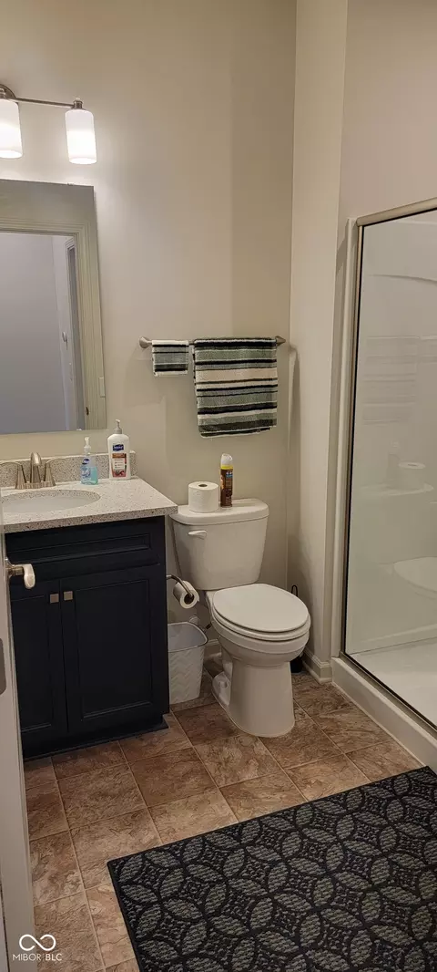 Bath - 4864 Lilac Dr, Plainfield, IN 46168 photo 6 of 7