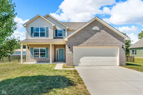 70 Blue Lace Dr, Whiteland, IN 46184