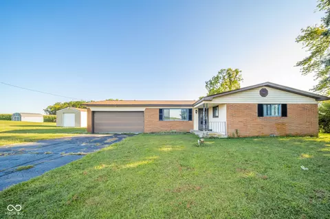 1517 E 800 N, Alexandria, IN 46001