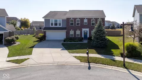 8634 N Dresden Dr, Mccordsville, IN 46055